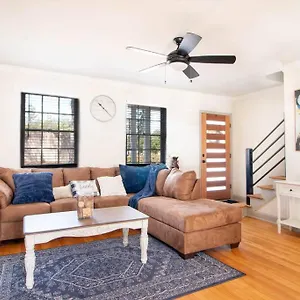 Apartment 2 Bedroom Th Near Uofm, Golf Course, Shopping, Dining